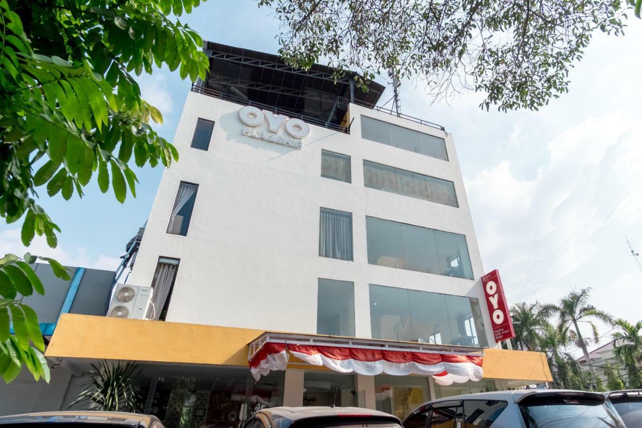 Oyo Flagship 1348 Hotel Home Anaya Medan Exterior photo